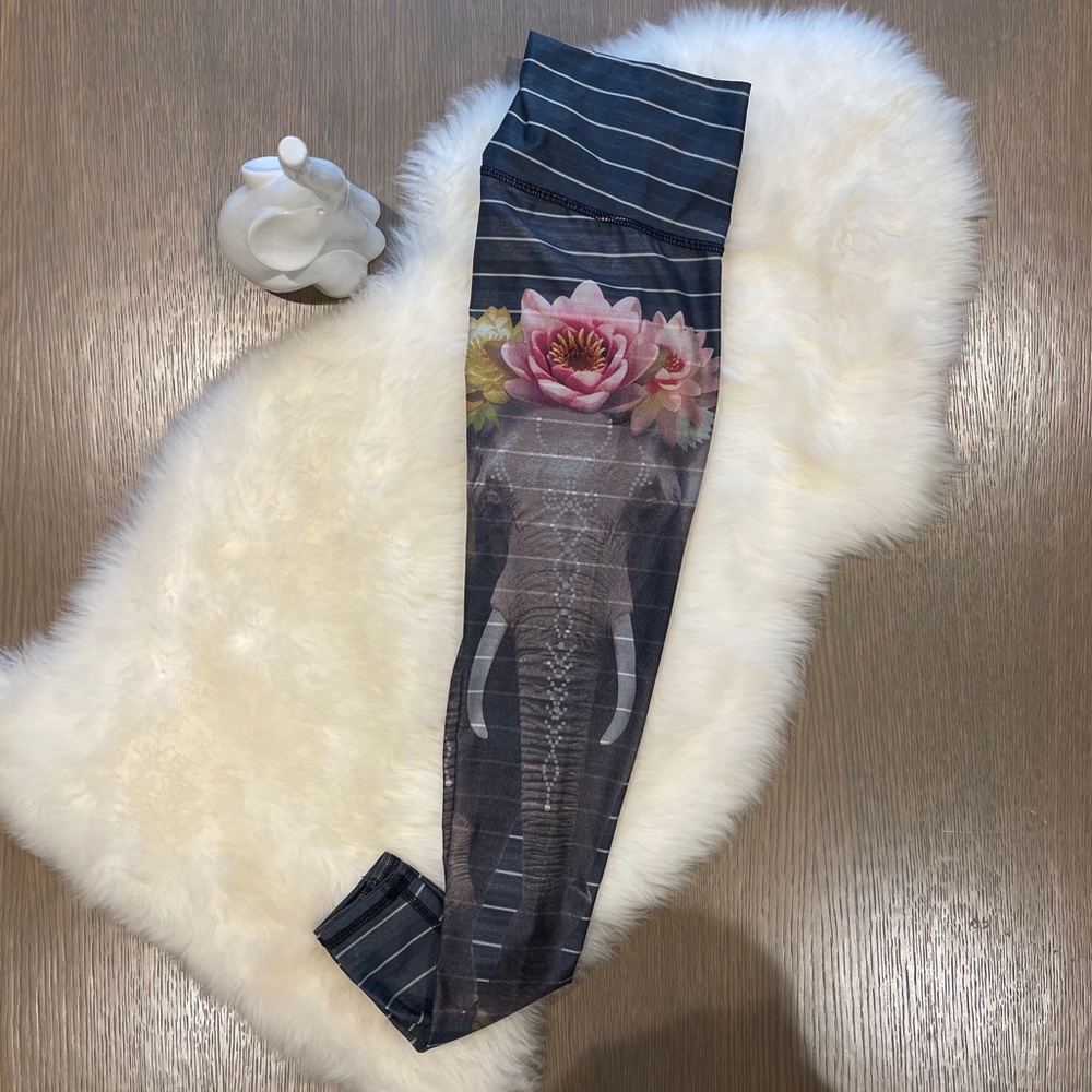 💚TEEKI💚 ‘Love The Elephant 🐘 Leggings’
